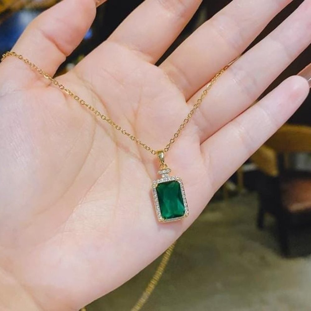 New 18K Gold Plated Dainty Gold Filled Satellite Necklace Chain Green Pendant